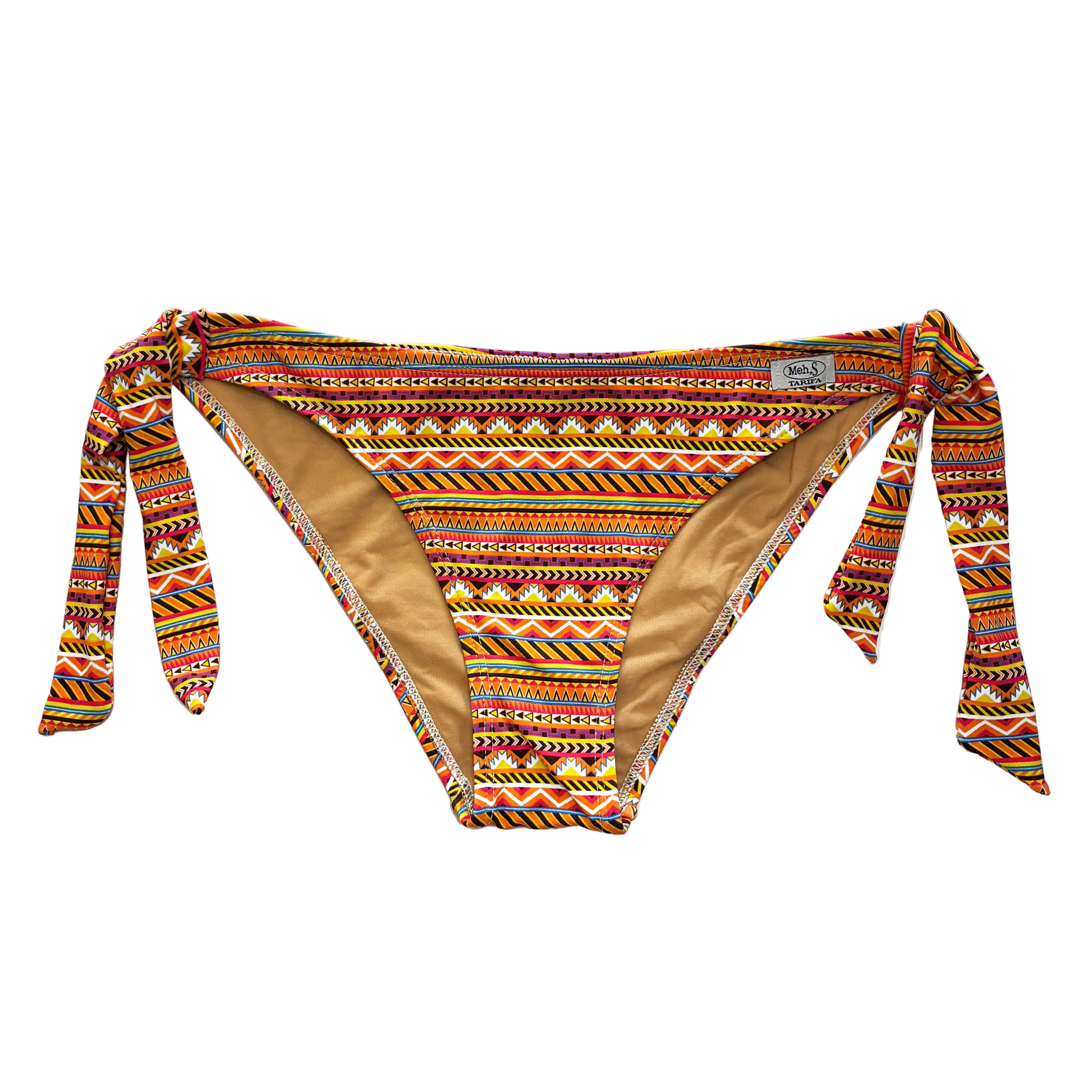 Braguita de bikini ajustable con lazos laterales y estampado geométrico tribal en tonos naranjas y amarillos.