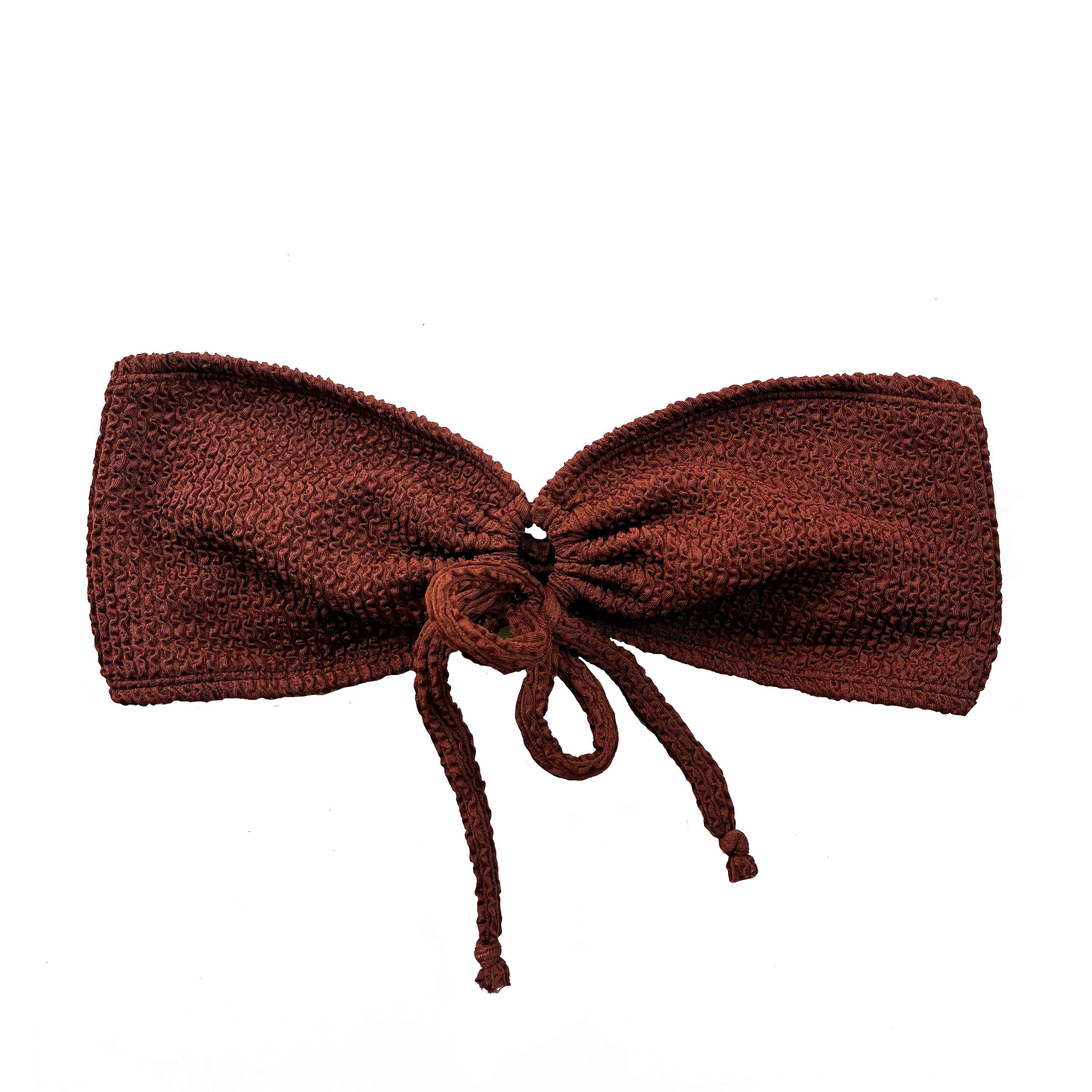 Top bando de bikini sin tirantes en lycra rugosa chocolate fabricado en Tarifa