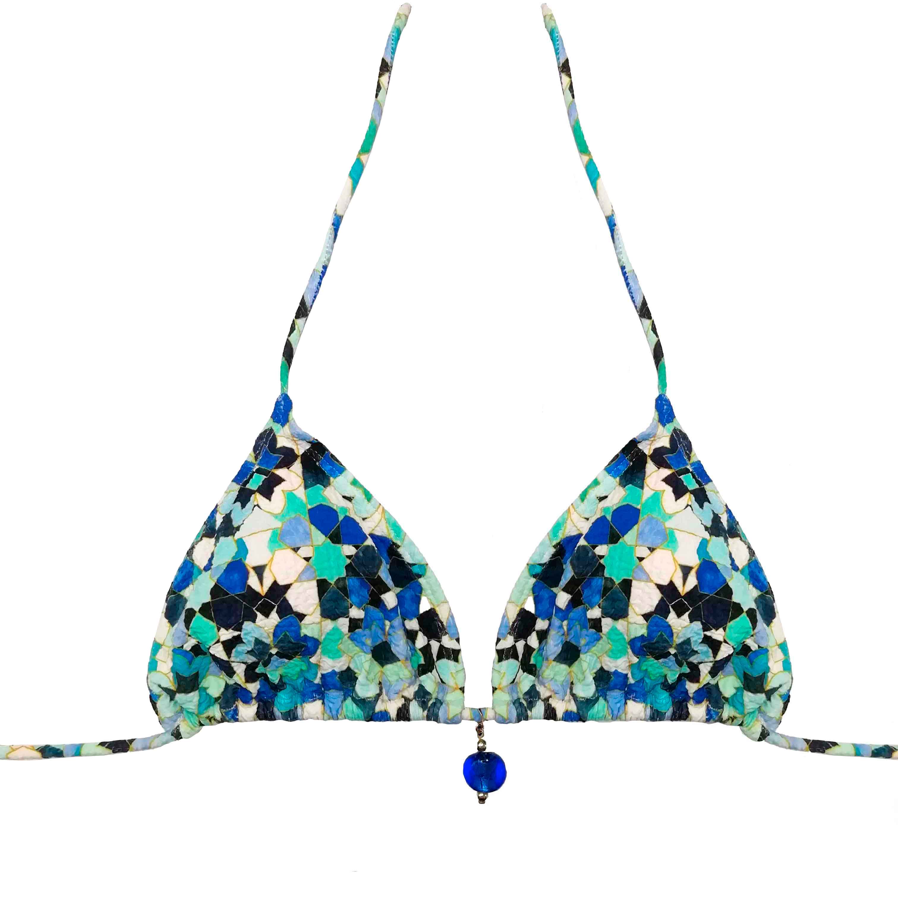 Top de bikini de triángulo tipo cortina con estampado geométrico estilo vidriera en tonos azules y blancos, hecho a mano en Tarifa.